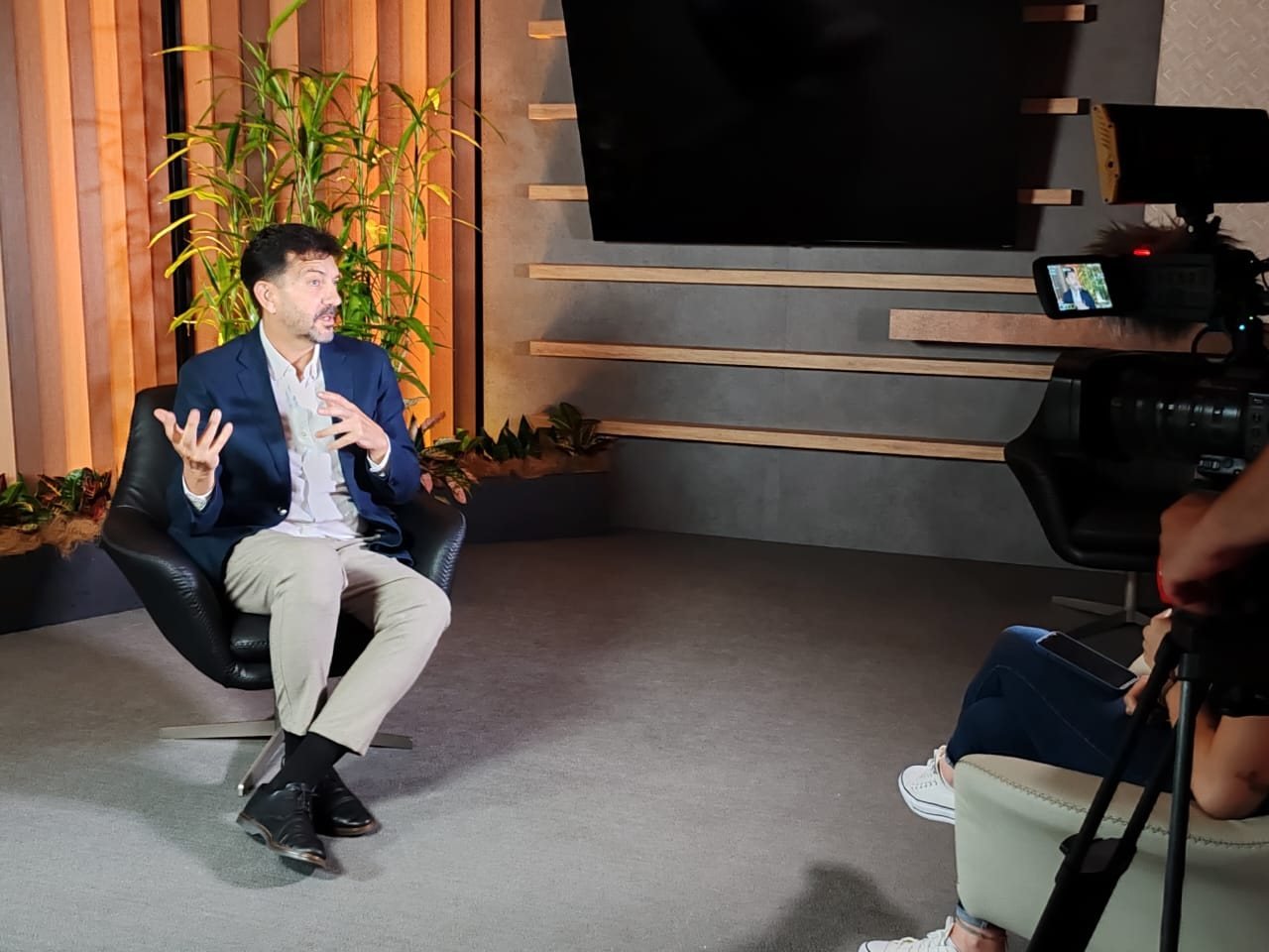 Entrevista de televisión en Costa Rica