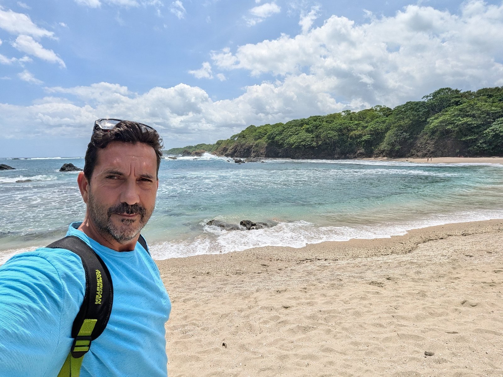 José Antonio Rabadán en una playa de Guanacaste